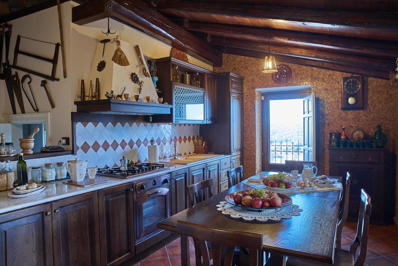 La Casa Del Tempo Bed & Breakfast Cerami Exterior photo